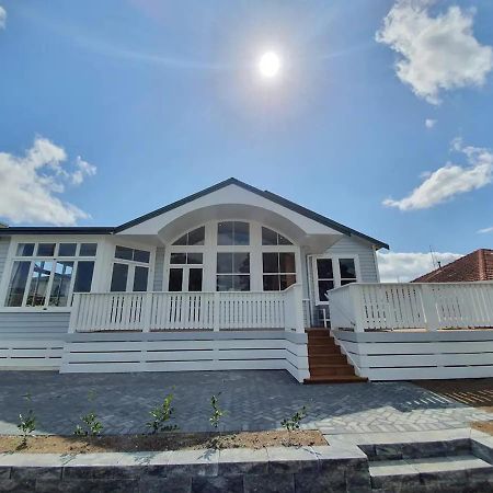 Tauranga - Big, Beautiful Villa On The Water! Exterior foto
